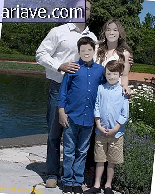 And the worst picture editing award goes to this family's photos