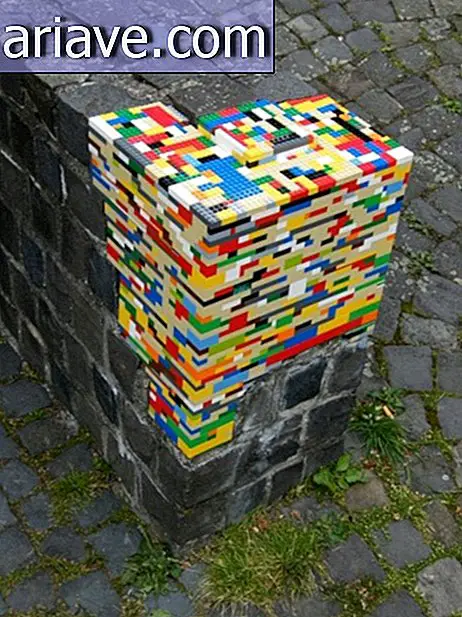 Tìm hiểu về công việc với LEGO để sửa chữa thiệt hại xây dựng trên toàn thế giới