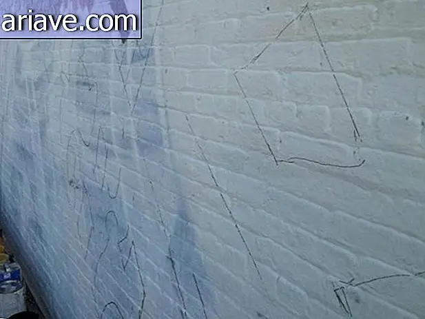 Cum să pictezi un Batman de 45 de metri pe un perete? [Galerie]