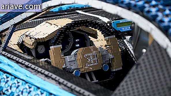 LEGO gradi funkcionalno kopijo Bugatti Chiron v velikosti