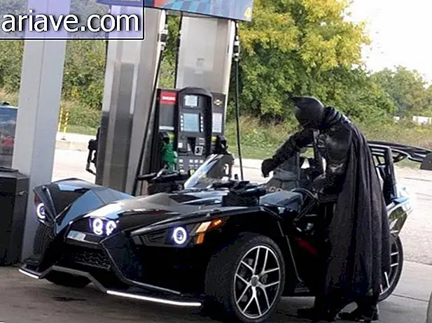 Batman at batmobile sa ranggo