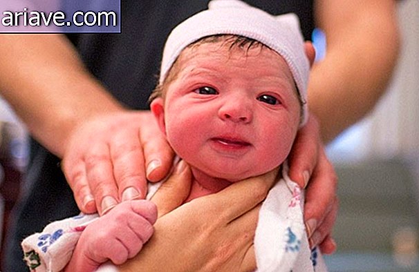 Fotograaf neemt de geboorte van haar eigen dochter op en het resultaat is verbluffend