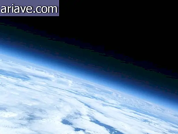 छात्र 34, 000 मीटर [गैलरी] पर पृथ्वी की छवियों को रिकॉर्ड करता है