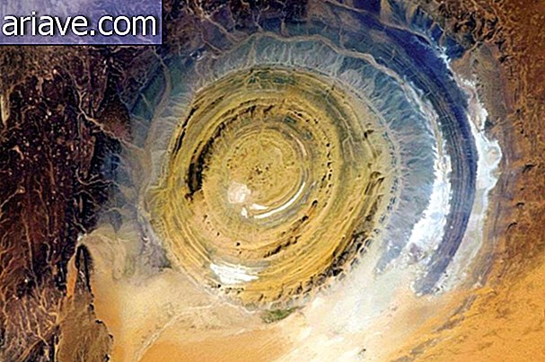 La struttura Richat in Mauritania, nota anche come Sahara Eye, è un punto di riferimento per gli astronauti.