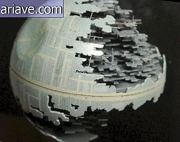 Oglejte si Death Star, narejeno z žogo za ping pong