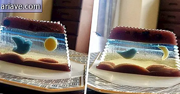 Consumer's dream: this transparent cake with transforming designs