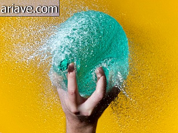 Fotograaf toont op een unieke manier uitbarstingen van met water gevulde ballonnen