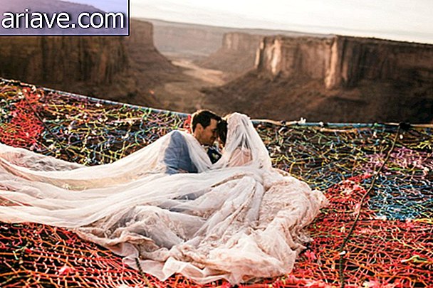 Guarda le foto di un matrimonio fatto tra due montagne, a 120 m da terra