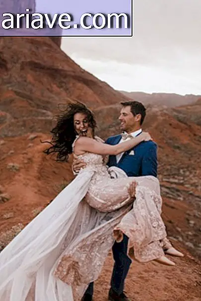 Zie foto's van een bruiloft gemaakt tussen twee bergen, 120 meter van de grond