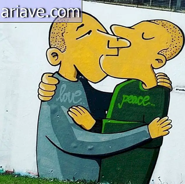 Artiștii din Berlin acoperă svastici desenate de oraș