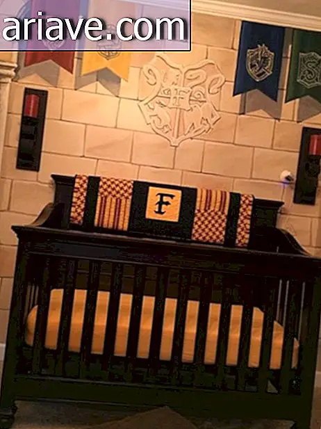 Поклонники Гарри Поттера превратили комнату его сына в Хогвартс