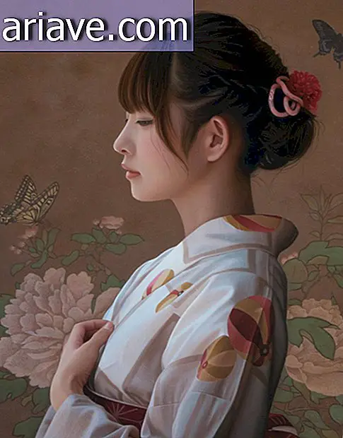 Japanilainen nuori nainen kimonossa