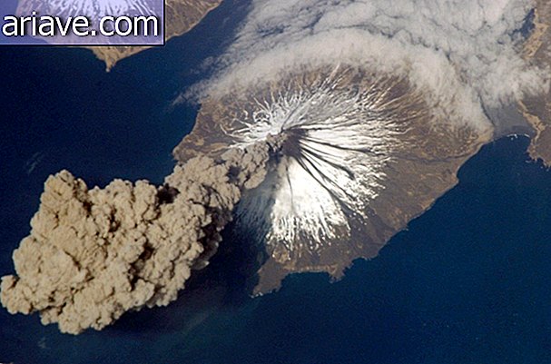 Uitbarstende vulkaan
