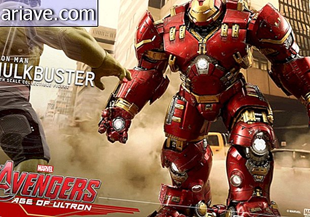 Sosok Aksi Spektakuler dari Hulkbuster Armor berada di Comic-Con 2015