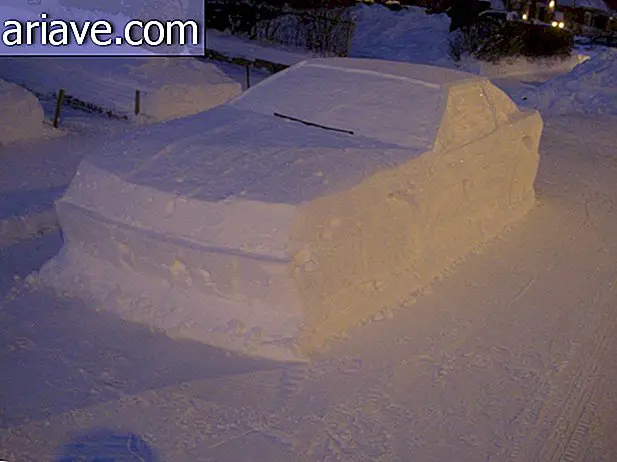 Auto vyrobené zo snehu