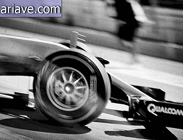 Fotoğrafçı, 104 yaşındaki fotoğraf makinesiyle Formula 1'in görüntülerini kaydeder