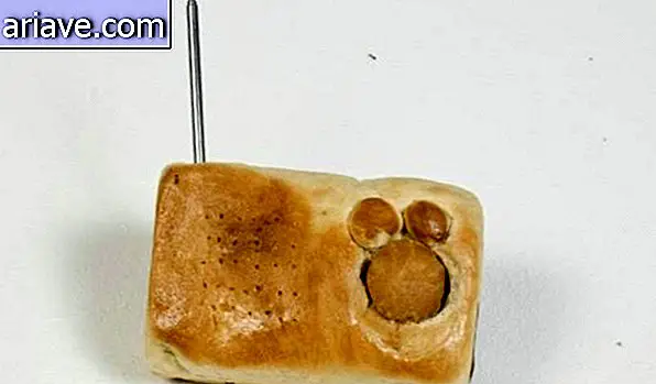 Nhà thiết kế tạo ra các thiết bị điện tử làm bánh mì [bộ sưu tập]