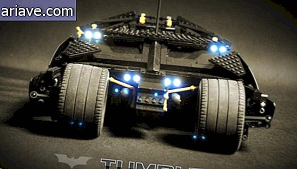 Kiểm tra một bản sao Batmobile tuyệt vời làm từ LEGO [video]
