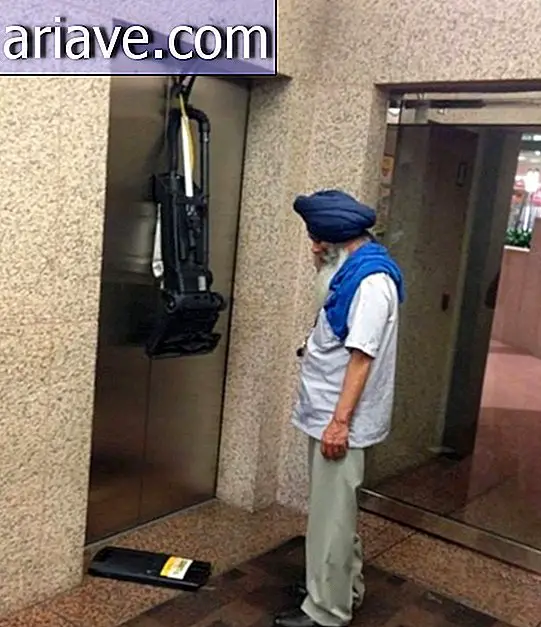 Støvsuger sidder fast i elevatoren