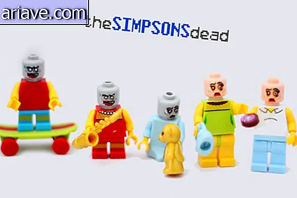 Серија фотографија приказује Лего играчке у стварним сценама