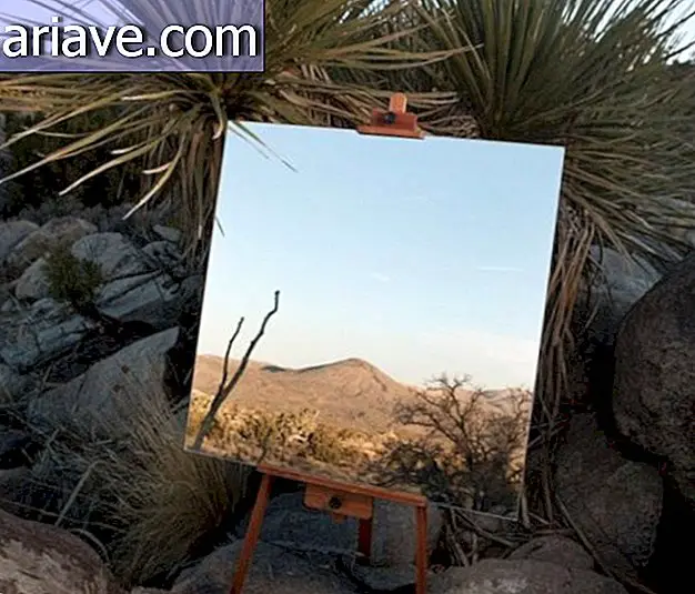 Фотограф использует зеркало на открытых пейзажах и делает свои фотографии удивительными