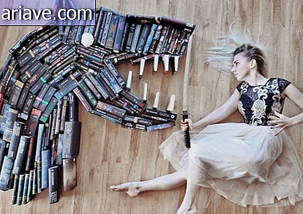 Cette fille transforme ses livres de bibliothèque en art
