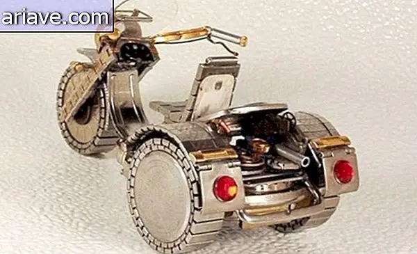 Thu nhỏ xe máy tuyệt vời làm bằng đồng hồ đeo tay cổ [bộ sưu tập]