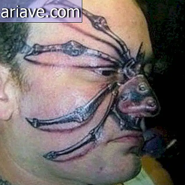 Alien tatoué sur son visage