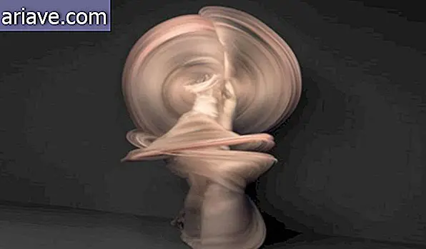 Photographer produces amazing images of nude abstract [gallery]