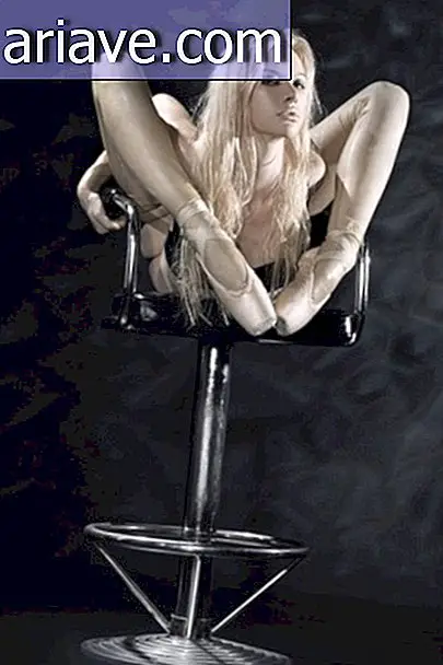 Un contorsionniste russe est capable de faire des choses impossibles avec le corps