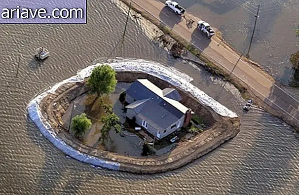 Lihat bagaimana orang melindungi rumah mereka saat banjir Mississippi