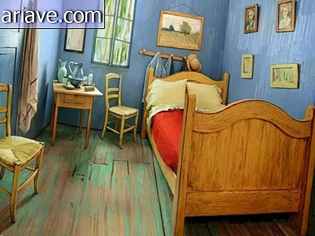 Pentru 10 USD poți dormi pe versiunea reală a unui tablou Van Gogh