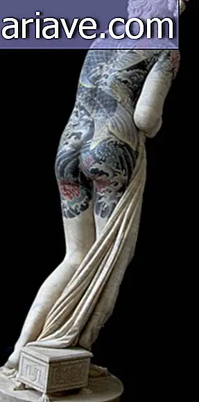 Classic sculptures with mafia tattoos? Why not?