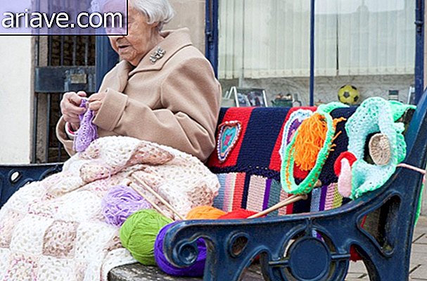A los 104 años, Grace Brett parece ser la artista callejera más antigua del mundo.