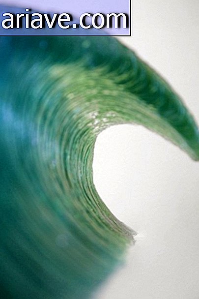 Opera surferului a făcut sculptor și face lucrări uimitoare cu sticla