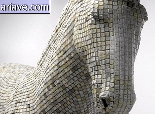 Artista plantea caballo hecho de llaves de dispositivos electrónicos [Galería]