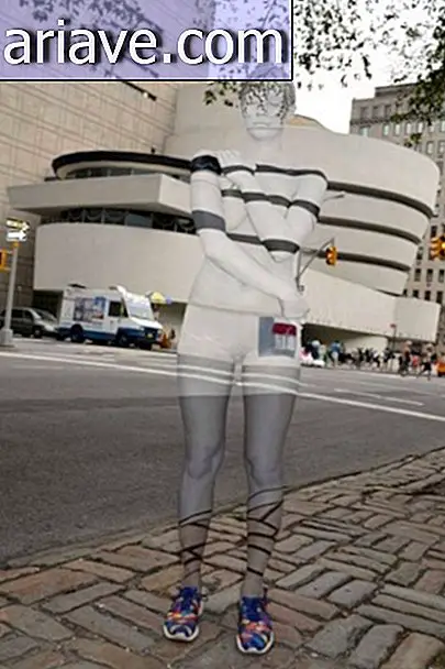 L'artista rende invisibile il corpo femminile usando la pittura [Galleria]