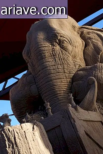 Elefant eller rotte: hvem vinder denne sand-udskårne skakkamp?