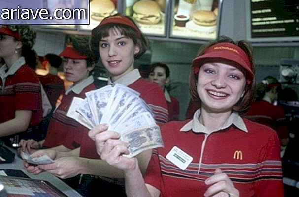 Inaugurácia McDonalda v Rusku V roku 1990 bola takmer historická pamiatka