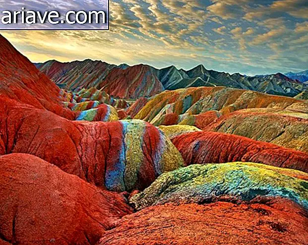Hämmastav: vaadake Hiina kaunite värviliste mägede maastikke