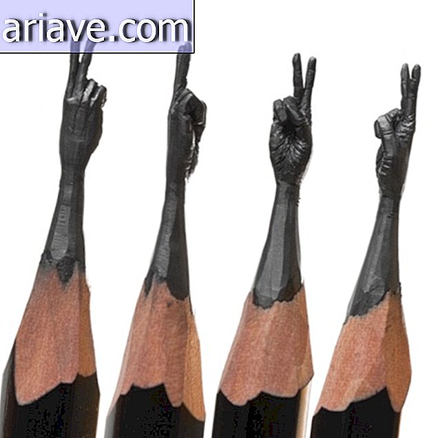 Artis Rusia membuat patung terperinci yang dibuat dari ujung pensil biasa
