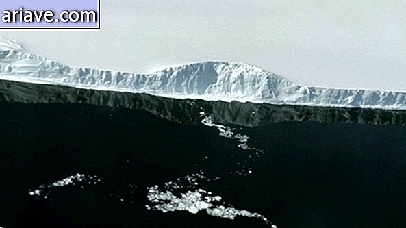 Az óriási jéghegy elősegíti a fagyos látványt Antarktiszon