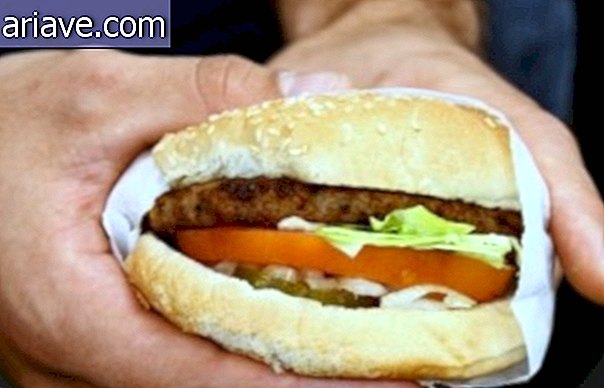 Il produttore di hamburger produce 400 snack all'ora