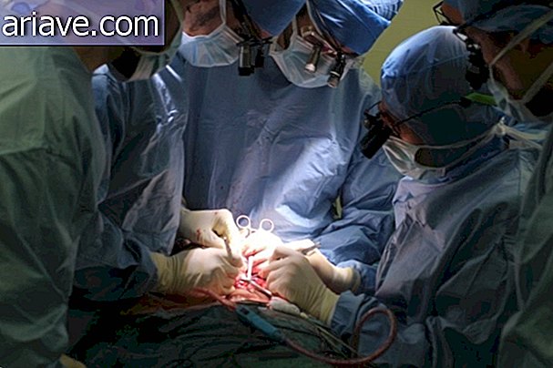Artsen tijdens een operatie