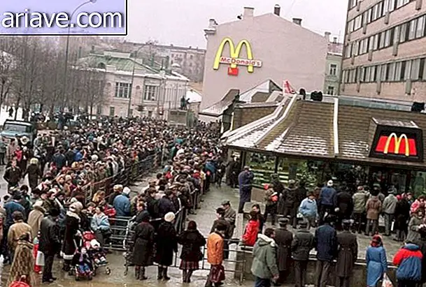 Soviet McDonald's: Åpning av kjedens første butikk i Moskva, 1990