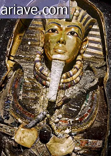Pharaoh Tutankhamun's death mask