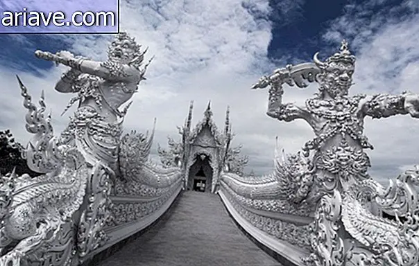Wejście Wat Rong Khun