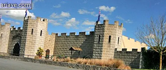 Kutya- és juh alakú épületek szomszédok Új-Zéland városában