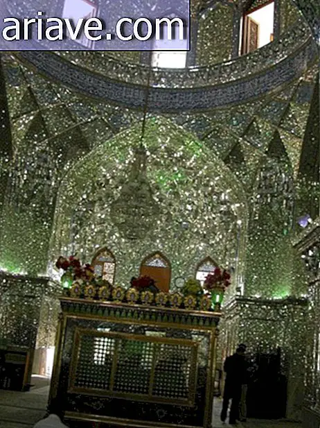 Spoznajte mošejo Shah Cheragh, eno najlepših na svetu