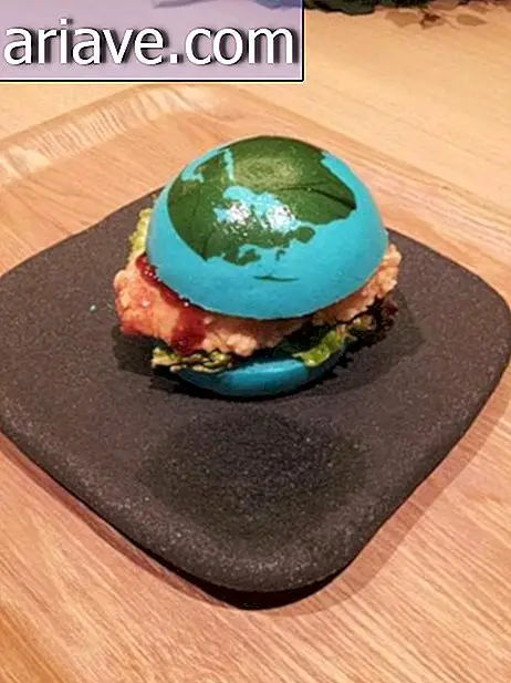 Jaapani muuseumisöökla müüb “isuäratavaid” siniseid burgereid